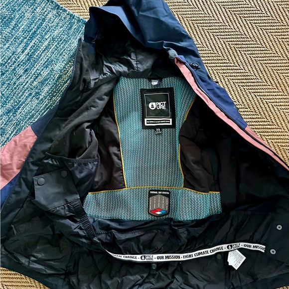 Like new Picture snowboarding jacket - Picture 2 of 3